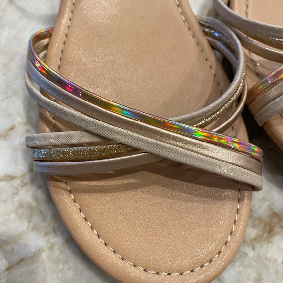 VGUC gap gold sandals 4 and 5 - Picture 2 of 2